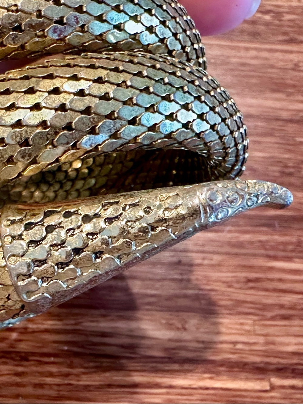 Vintage 1970’s Whiting & Davis gold-tone snake coil bracelet - Picture 13 of 13